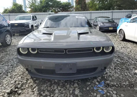 2019 Dodge Challenger Sxt z USA, uszkodzony, nr VIN 2C3CDZAG8KH619935